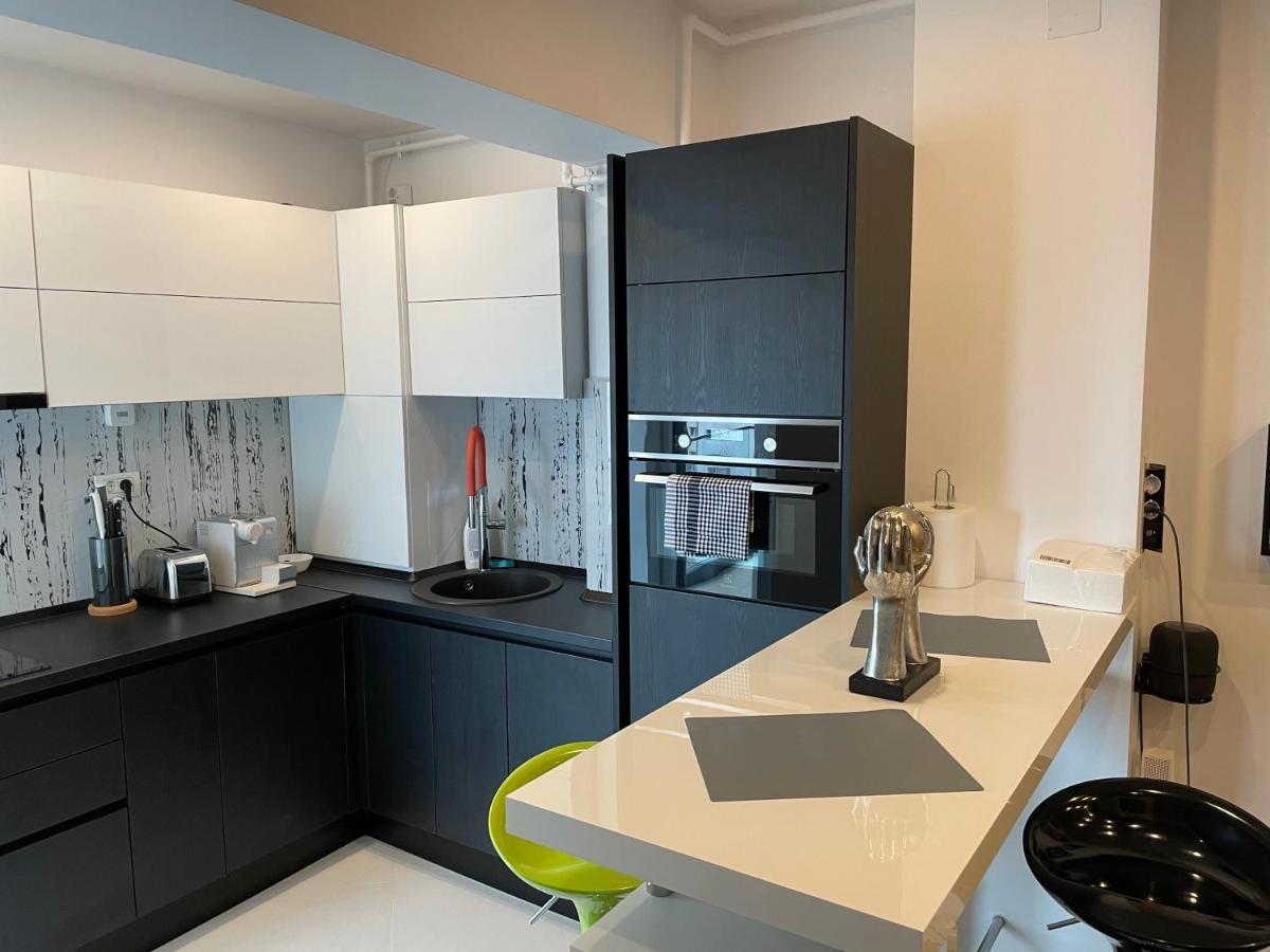 Fancy Westpark 2 Residence Lakeview W7 Букурещ Екстериор снимка